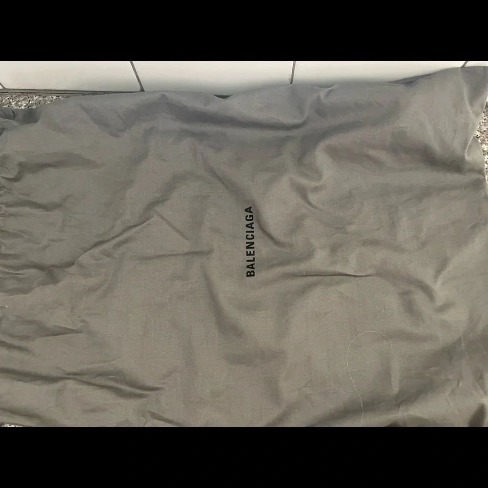 Authentic Balenciaga Triple S Shoes - Picture 8 of 9